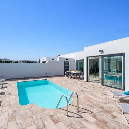 La Nueva By * Πλάγια Μπλάνκα