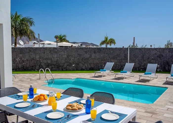 La Nueva By * Πλάγια Μπλάνκα